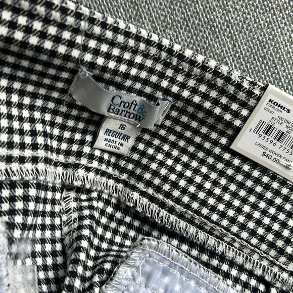 CROFT & BARROW Gingham Millennium Tummy Control Pants Capris Size 16 Regular - Picture 8 of 10